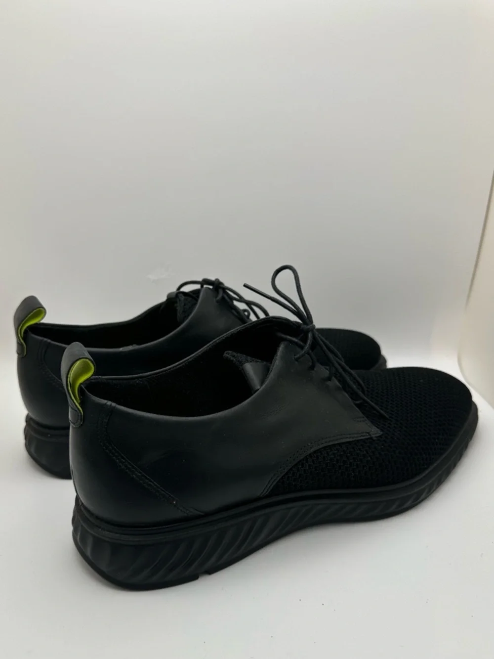 Ecco ST. 1 Men's Hybrid Lite Mesh Black Knit Derby Oxford Shoes Lime Insole